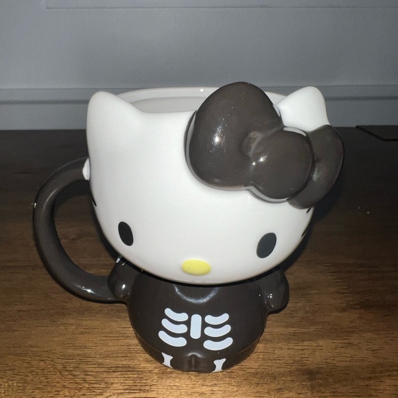 Hello Kitty Skeleton Mug - Picture 5 of 7